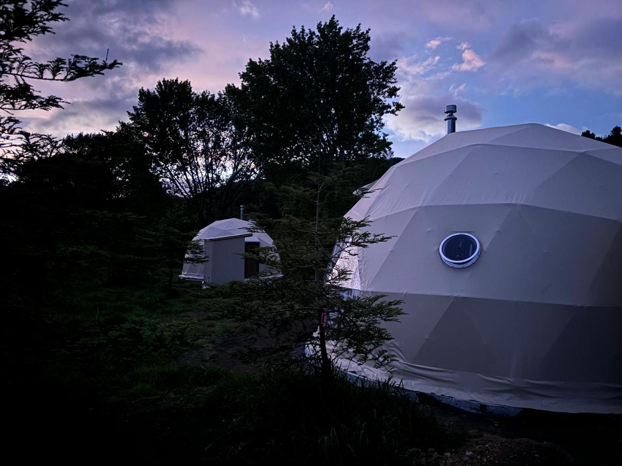 Takahuri Glamping Domes Уонгануи Экстерьер фото