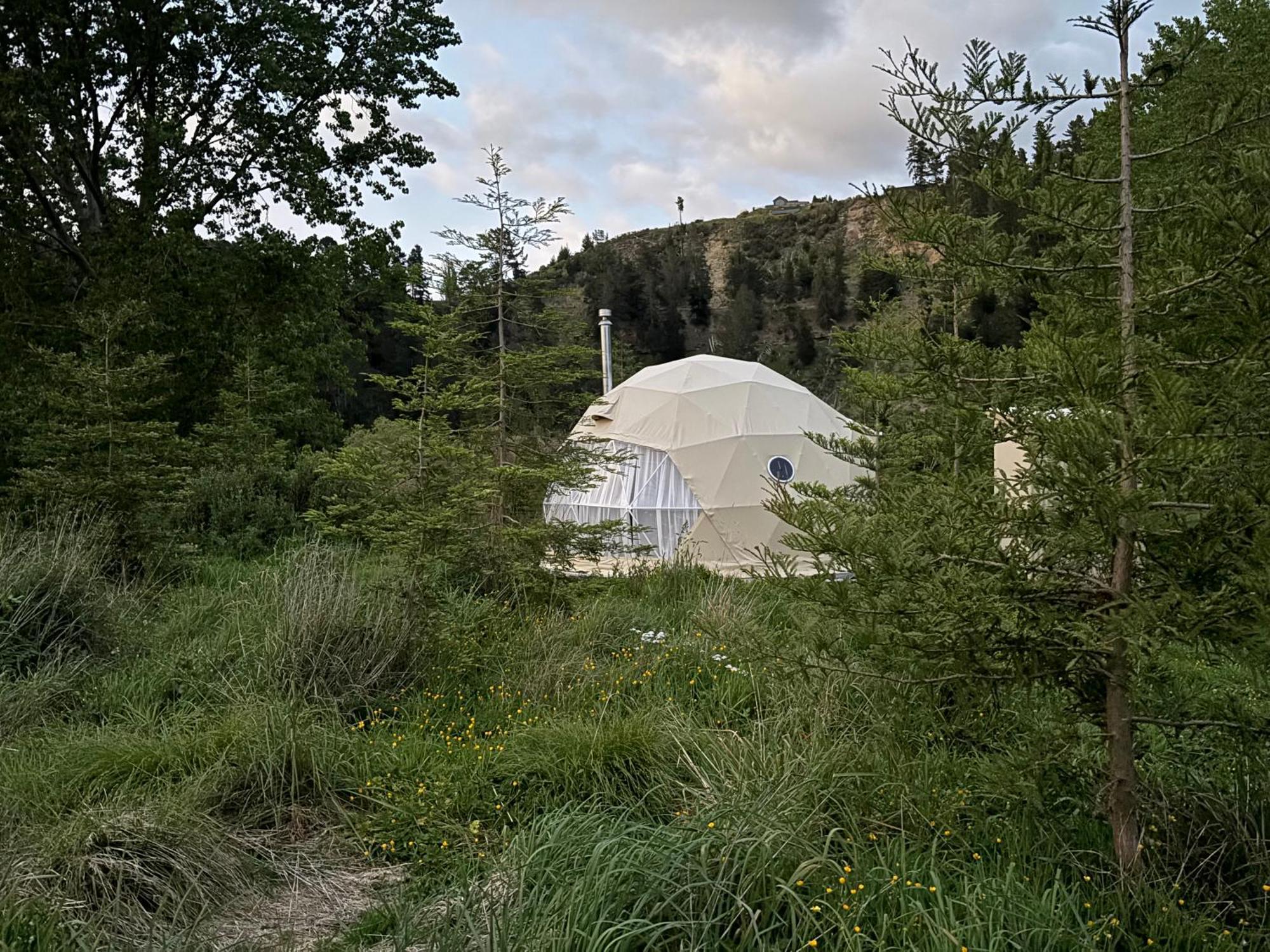 Takahuri Glamping Domes Уонгануи Экстерьер фото