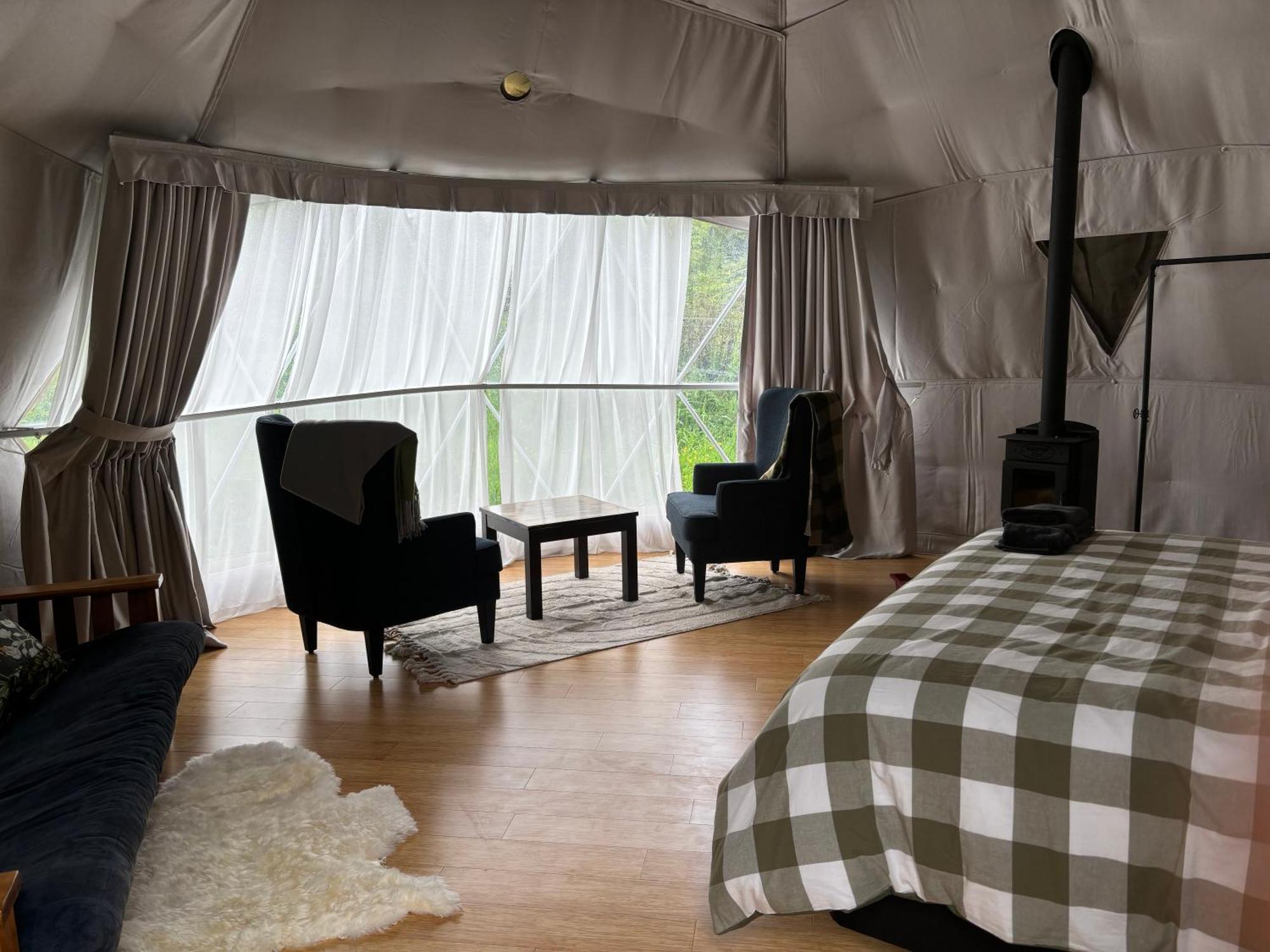 Takahuri Glamping Domes Уонгануи Экстерьер фото